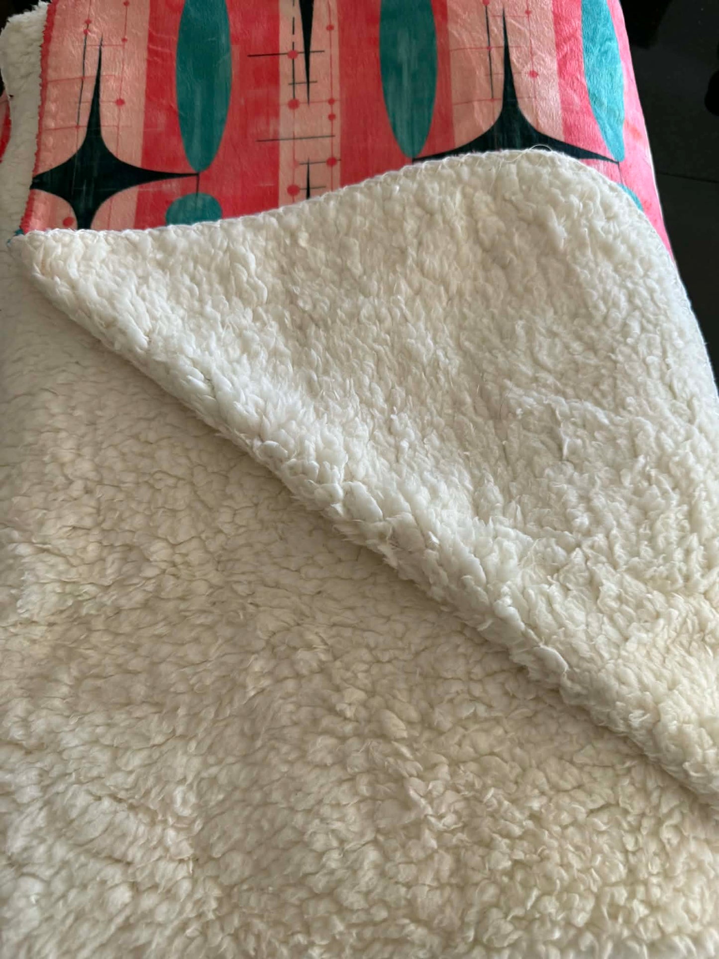 60"x80" Mid-Century Modern (MCM) Sherpa Blanket